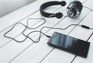 意甲媒体透露：拉齐奥后卫马鲁西奇已经决定不与拉齐奥续约，米兰和尤文对其均有兴趣